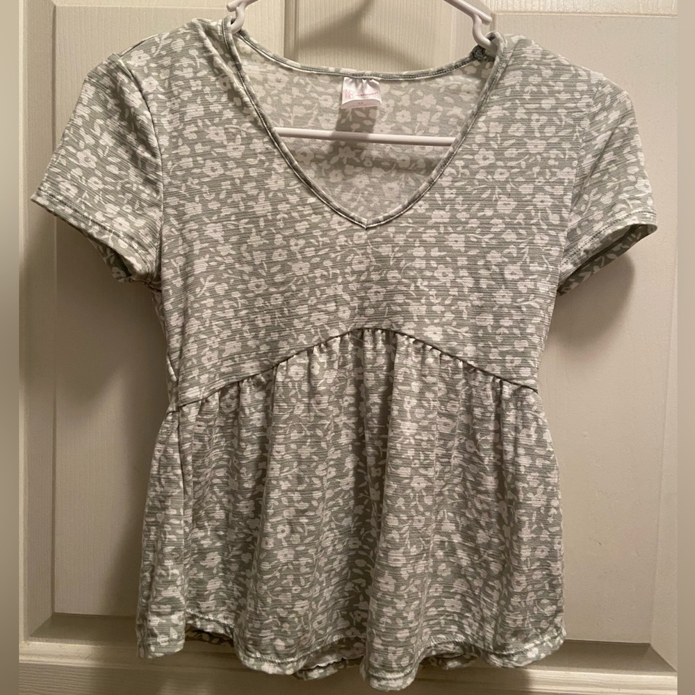 Floral V-Neck Short Sleeve Top
